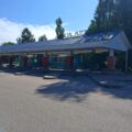 Molėtų autobusų stoties peronai ir stoties pastatas